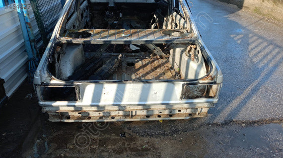 renault R9 arka yarım