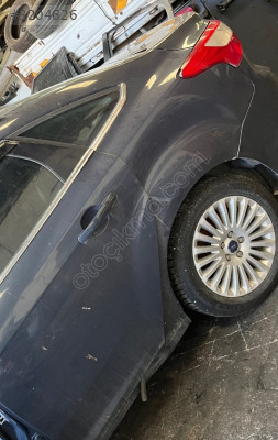Ford Focus çıkma orijinal sol arka çamurluk