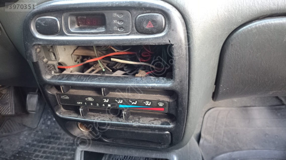 hyundai accent teyp çerçevesi