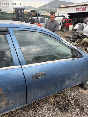 MAZDA 323 SAĞ ÖN KAPI