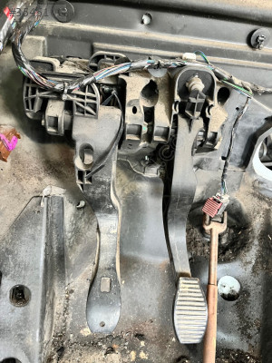 FİAT LİNEA 1.3 MULTİJET FREN DEBRİYAJ PEDAL ORJİNAL ÇIKMA
