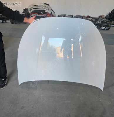 CUPRA LEON BEYAZ MOTOR KAPUTU ORJINAL LOKALLİK