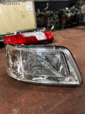 VOLKSWAGEN TRANSPORTER T5 - SAĞ FAR