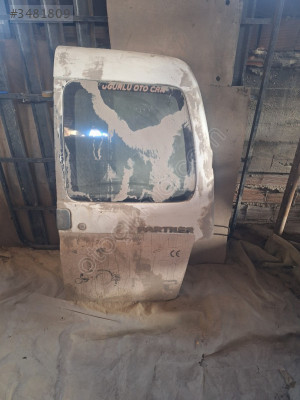 Peugeot partner orjinal bagaj kapağı sağ taraf