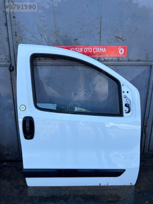 2023 Fiorino orjinal hatasız boyasız sağ ön kapı