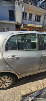 Toyota Yaris sağ arka kapı