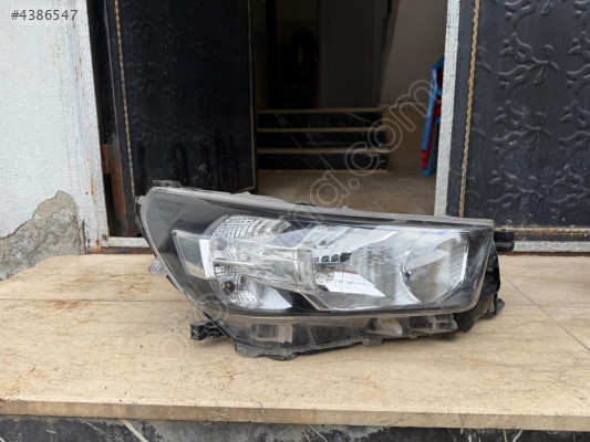 Ojinal Hilux farı ön sağ