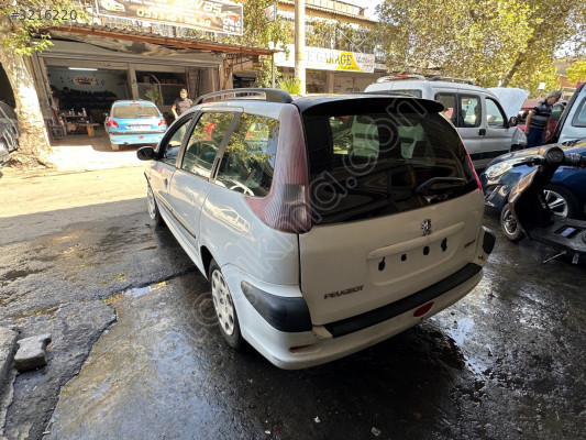 Peugeot 206 arka tampon çıkma