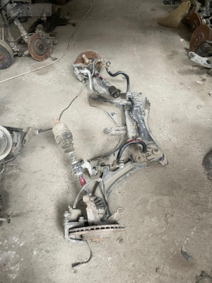 Nissan Note sağ sol taşıyıcı orijinal