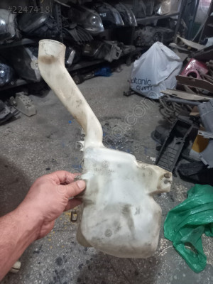 Honda Civic cam suyu silecek su deposu
