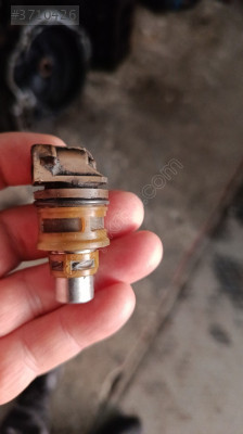 Opel corsa b 1.4 8 valf tek nokta enjektör çıkma orjinal