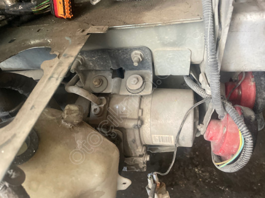 Citroen C4 direksiyon pompası
