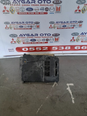 Renault scenic 2 sigorta kutusu çıkma orijinal