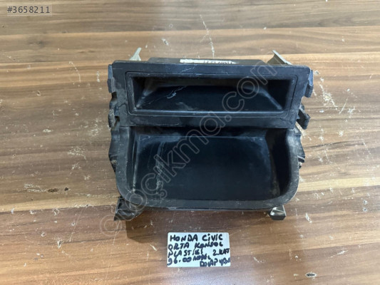 HONDA CİVİC TEYP ÇERÇEVESİ ALT PLASTİĞİ 96-00 MODEL ORJİNAL