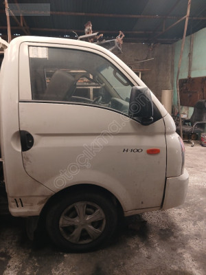 HYUNDAİ H100 KMYNT SAĞ ÖN KAPI ÇIKMA