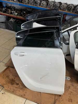 OPEL ASTRA J SAĞ ARKA KAPI