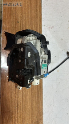 AUDİ A3 AUDİ A4 SOL ÖN KAPI KİLİDİ ORJ ÇIKMA