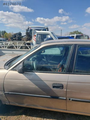 OPEL ASTRA F ÇIKMA SOL ÖN DOLU KAPI