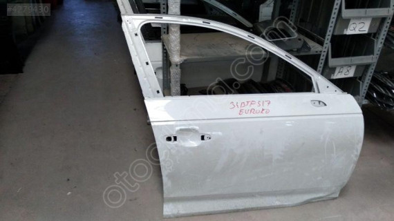 AUDI A4 2018 2021 SAĞ ÖN KAPI 8W0831052