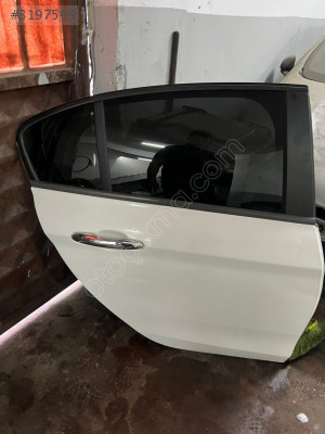 Fiat Egea Sağ Arka Kapı - Mert Oto Çıkma Parçaları