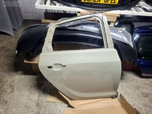ÖZMEN OPEL ASTRA J SAĞ ARKA KAPI