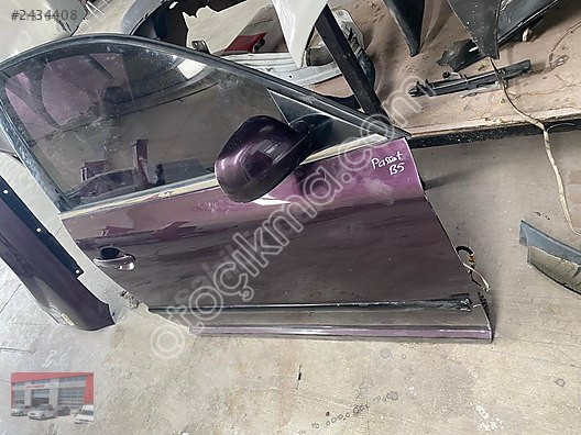 Volkswagen Passat B5 1.8 Sağ Ön Kapı - Çıkma Parça