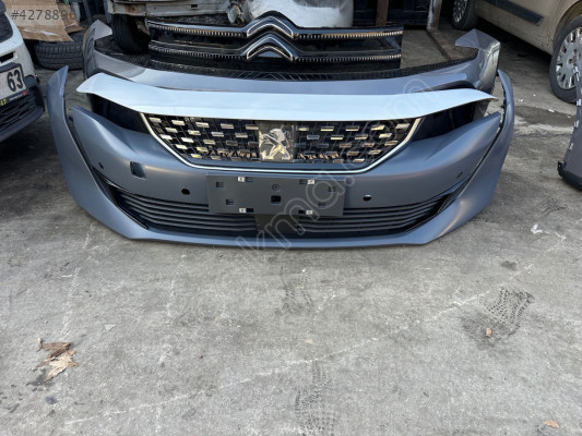 Peugeot 508 ön tampon dolu