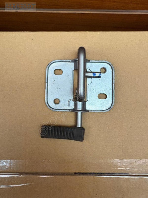 VOLKSWAGEN POLO 3G0823186 3G0823186B KAPUT KİLİT KARŞILIĞI