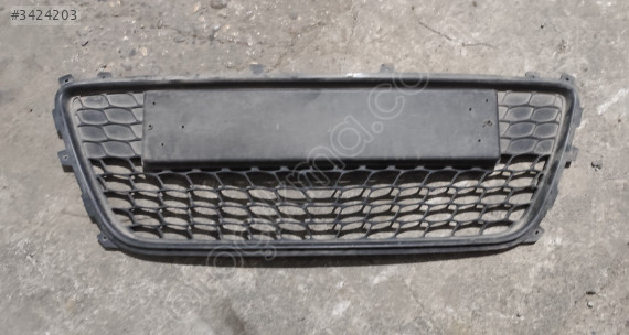 HYUNDAİ İ30 ÖN TAMPON ORTA IZGARASI 2007 2012 ÇIKMA PARÇA