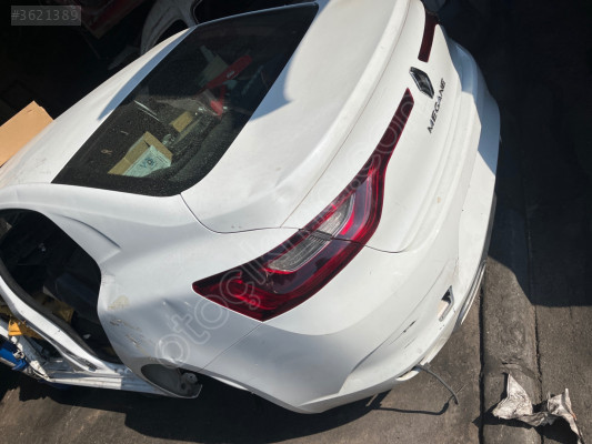 Megane 4-IV Sedan Sol Stop Lambası Dış (2016-2024) 265558986R