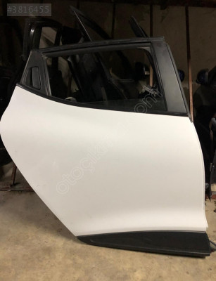 RENAULT CLLİO 4 SAĞ ARKA KAPII