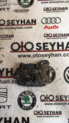 5K4839016Q Volkswagen Jetta 2014 sağ arka kapı kilit mekanizması