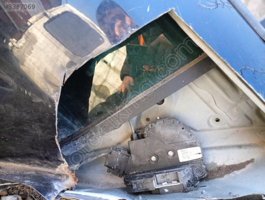 Renault Megane 3 sol arka kapı kilidi