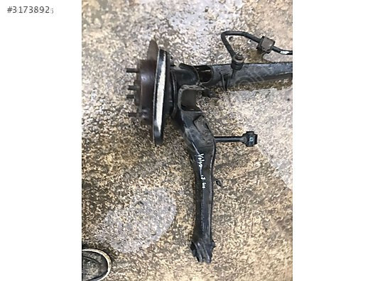 VOLVO S40 SAĞ TAŞIYICI VE PORYA BULUNUR
