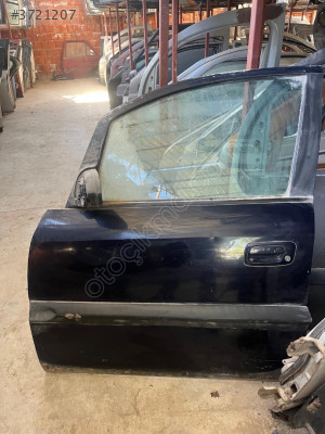 Zafira a sol ön kapı