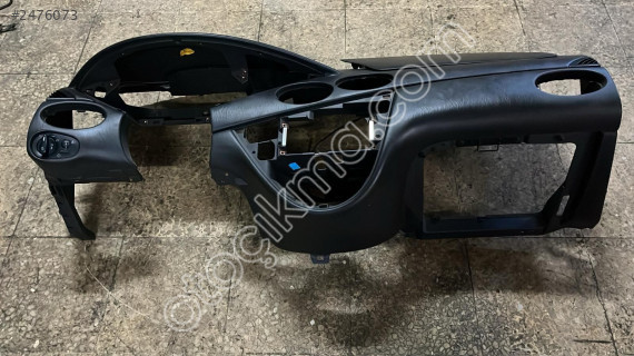 2004 FORD FOCUS 1 ÖN GÖĞÜS