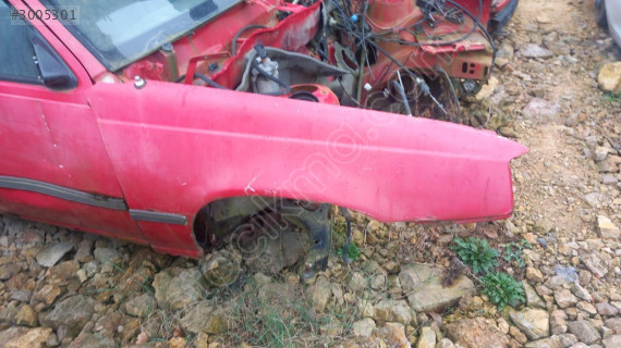 OPEL KADETT SAĞ ÖN ÇAMURLUK.OTO ERKAN ÜNYE