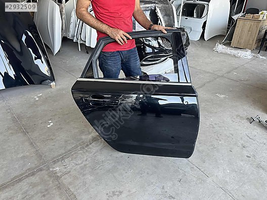 Audi a6 sağ arka siyah kapı siyah dıştan boyalı