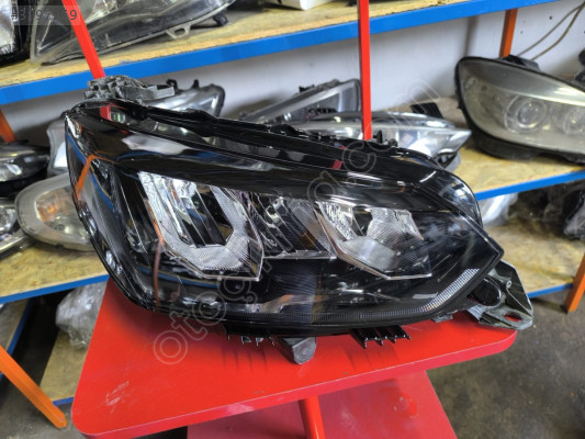 Peugeot 208 sağ far orjinal çıkma 9000₺