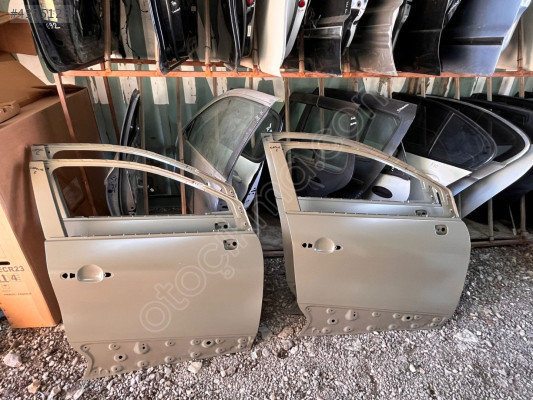 RENAULT CAPTUR SAĞ ÖN KAPI SIFIR ORJİNAL HATASIZ MONTECAR