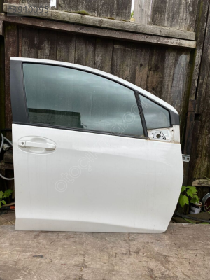 TOYOTA YARIS ÇIKMA ORJİNAL KAPI