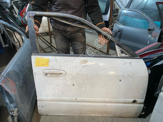 MAZDA 626 SAĞ ÖN KAPI 2.ÜRÜN 1993-1998 MODEL