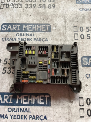 ÇIKMA BMW E70 518954020A SİGORTA KUTUSU
