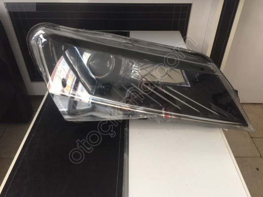 SKODA SUPERB SAĞ ÖN LEDLİ FAR