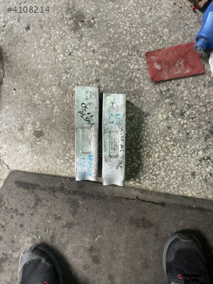 2005-2011 A6 SAĞ SOL TAMPON DEMİRİ AYAĞI AUDİ ORJİNAL ÇIKMA PARÇA