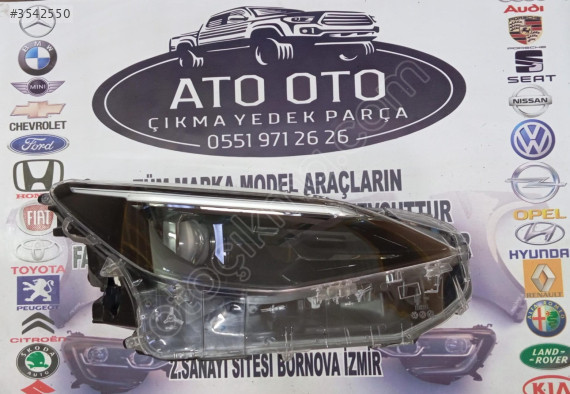 TOYOTA YARİS CROSS ORJİNAL ÇIKMA SAĞ FAR