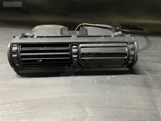 BMW E34 Orta Kalorifer ızgarası