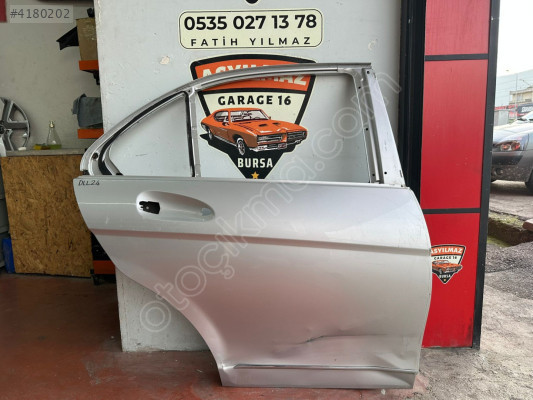 MERCEDES C SERİSİ W204 SAĞ ARKA KAPI ORJİNAL