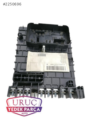 3C0937125A SİGORTA KUTUSU