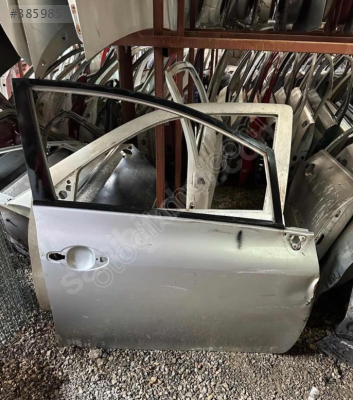 TOYOTA AURİS SAĞ ÖN KAPI ORJİNAL EYUPCAN OTO'DA